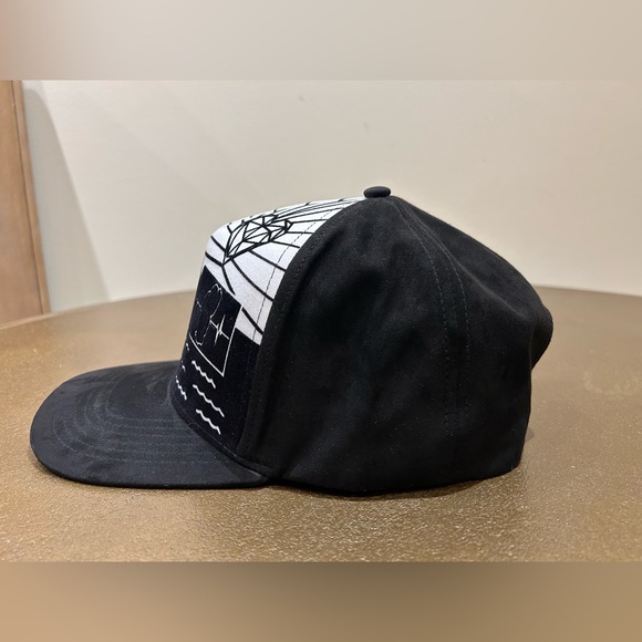 The Tahoe Heartbeat Hat Snap Back Black/white, Unique Print, Very Nice Condition - Picture 2 of 8